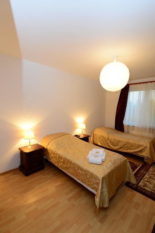 B&B Airport Modlin Nowy Dwor Mazowiecki Ruang foto