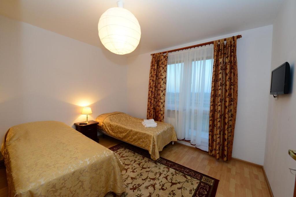 B&B Airport Modlin Nowy Dwor Mazowiecki Ruang foto
